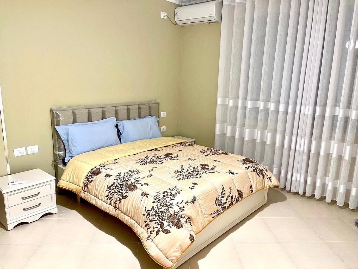 Hotel Queen Isabella Premium Vlorë Zimmer foto